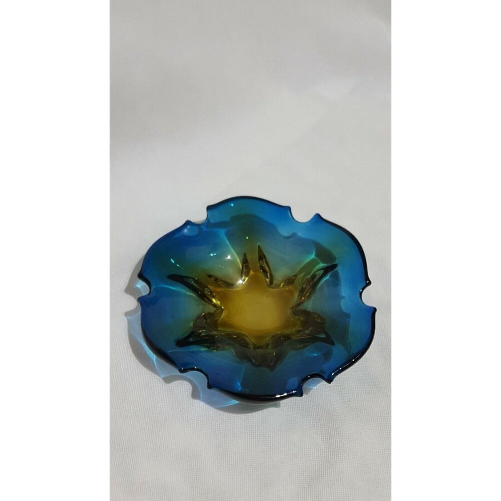 Art Glass Dish Bowl Trinket Ashtray Blue Amber Scallop 7.5" Heavy - Picture 4 of 6